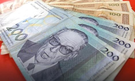 Prosečna plata u BiH u avgustu 858 KM