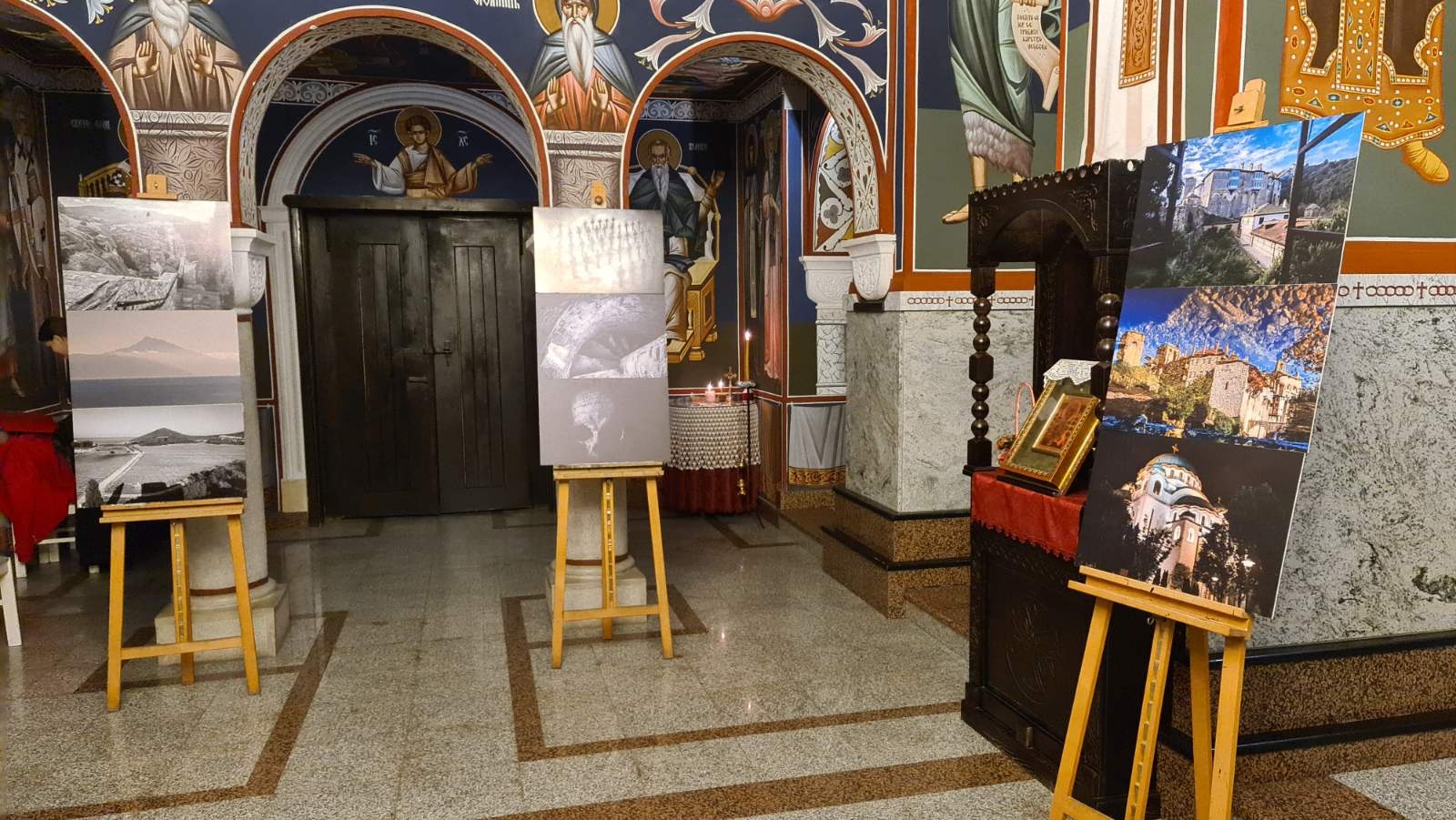 DOBOJ: Otvorena izložba umjetničke fotografije "Stazama pravoslavlja"