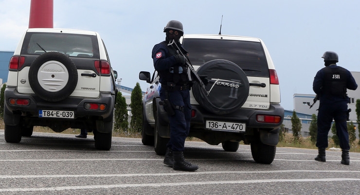 PONOVO DRAMA U DOBOJU Napadač na policajce pokušao da POBJEGNE iz bolnice