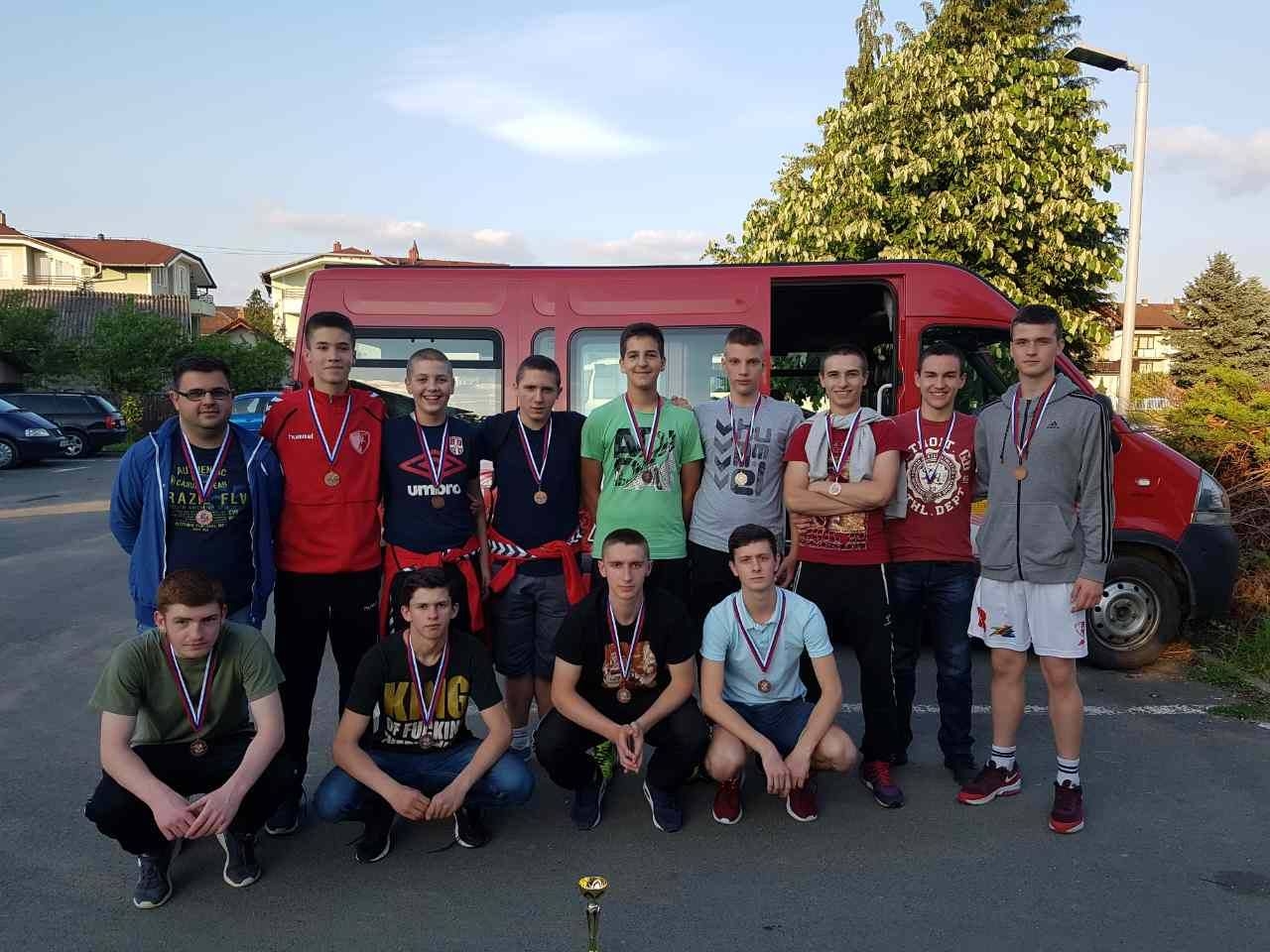 DOBOJ: Bronza za mlade rukometaše