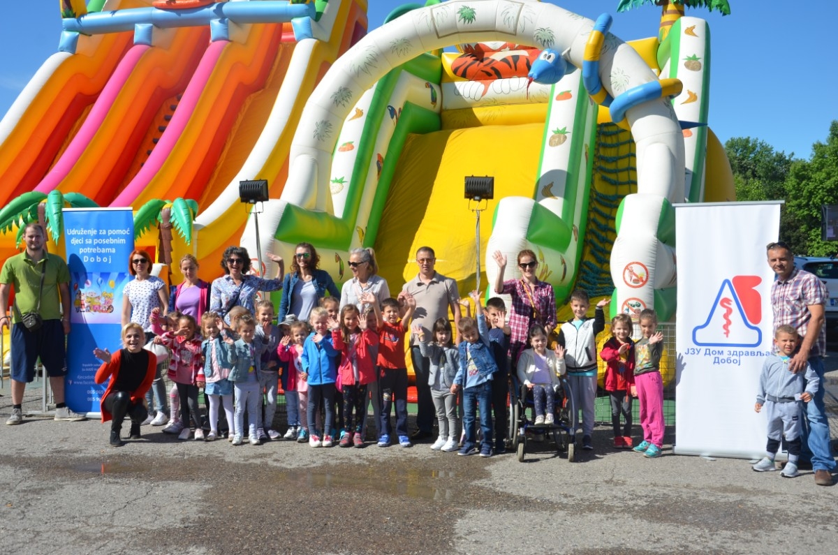 DOBOJ: Najmlađi obilježili Međunarodni dan porodice (FOTO)