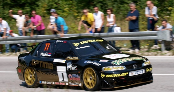 PUTEVI: Zbog brdske trke obustava saobraćaja na putu Vlasenica-Han Pijesak