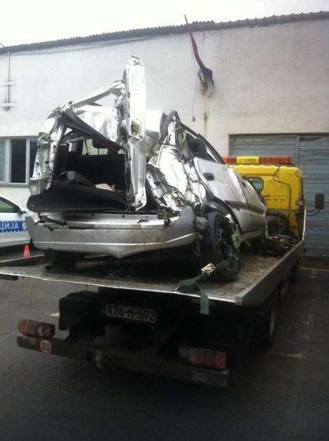 DOBOJ: Stravična nesreća, stradala dvojica maloletnika (VIDEO)