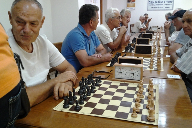 DOBOJ: Šahovski turnir u čast boraca protiv fašizma