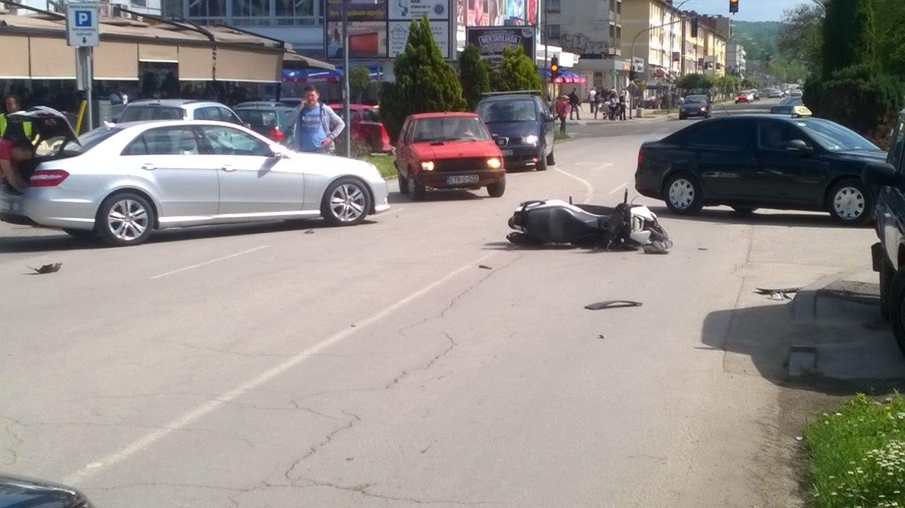 DOBOJ: U sudaru povrijeđena ženska osoba (FOTO)