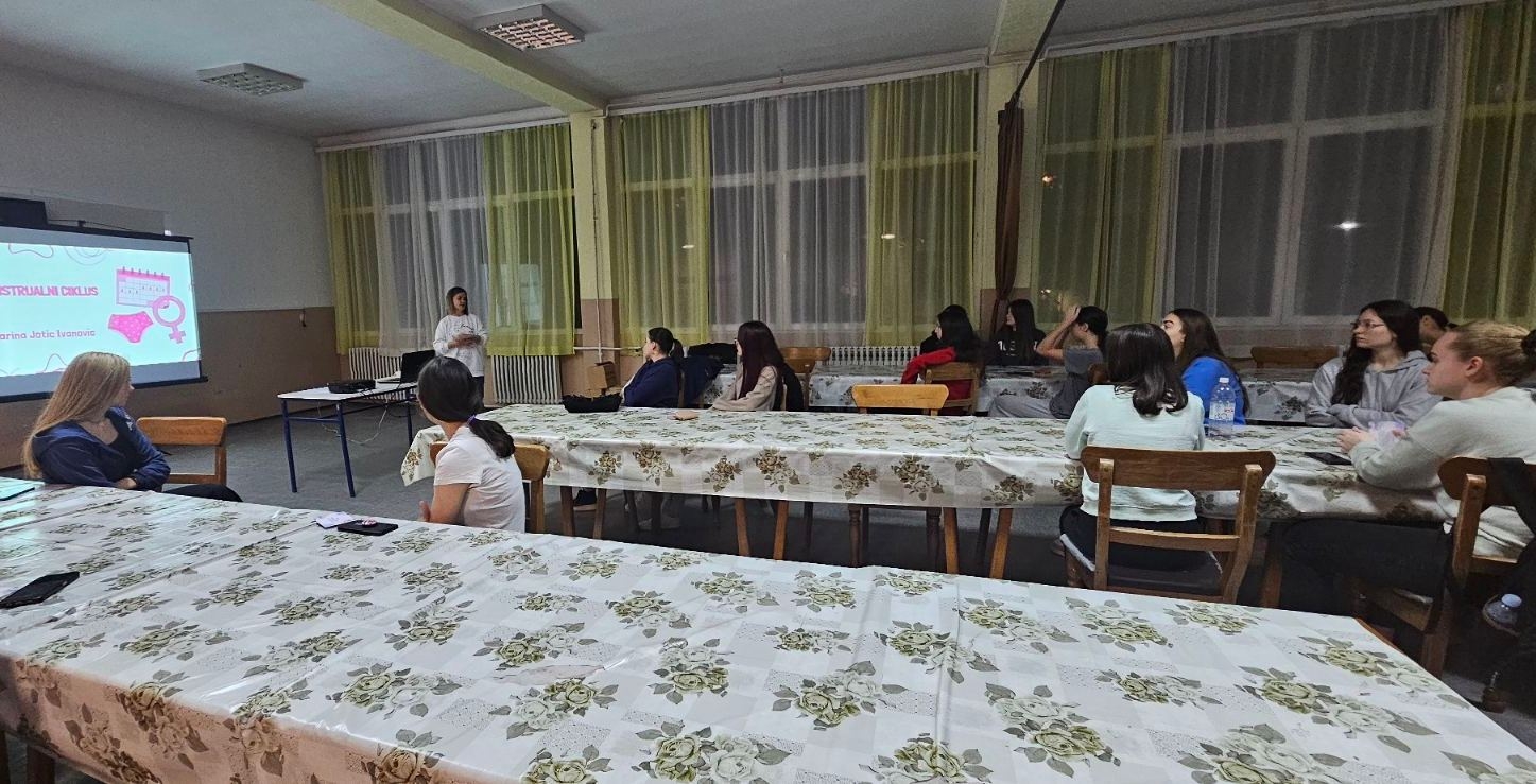 DOBOJ: Uspješno realizovan projekt „Bezbrižna menstruacija za svaku djevojčicu“