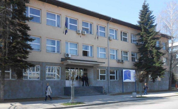 DOBOJ: Izvršitelj Osnovnog suda u Tesliću reketirao građane