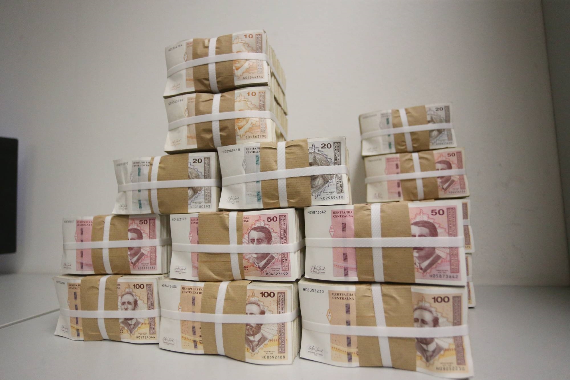 Srpska se na berzi zadužila 21 milion KM više od plana