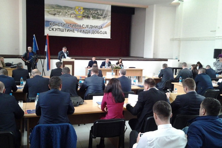 2. REDOVNA SKUPŠTINA GRADA DOBOJ: Postoji li opozicija, ili su se svi prodali Obrenu!?