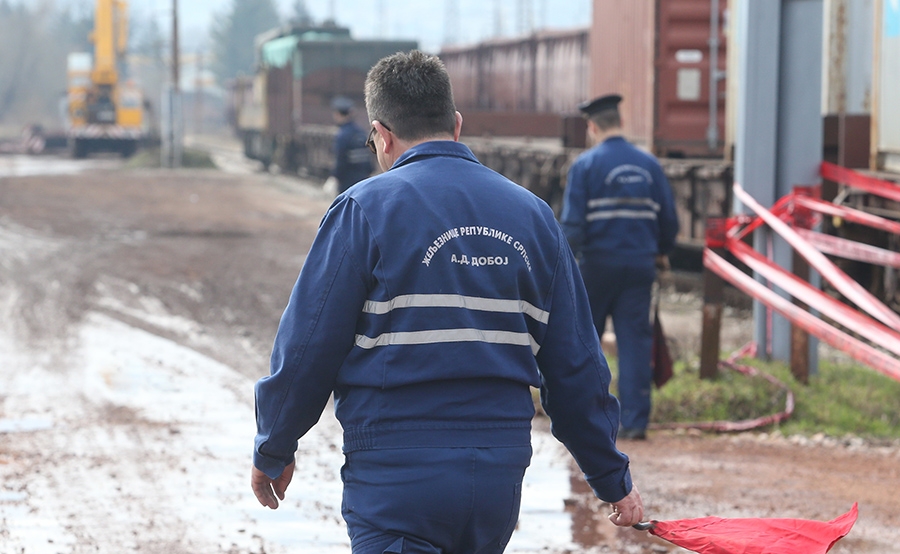 SKANDAL U ŽELJEZNICAMA SRPSKE Vagone poslali u Hrvatsku, radnike u penziju BEZ OTPREMNINE