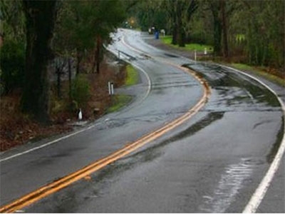 PUTEVI: Vlažni i klizavi kolovozi kroz BiH