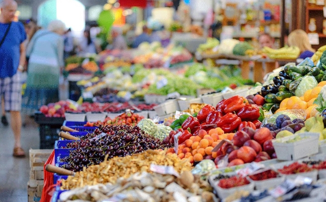 Građani se žale na poskupljenja, ali lako prelaze preko njih