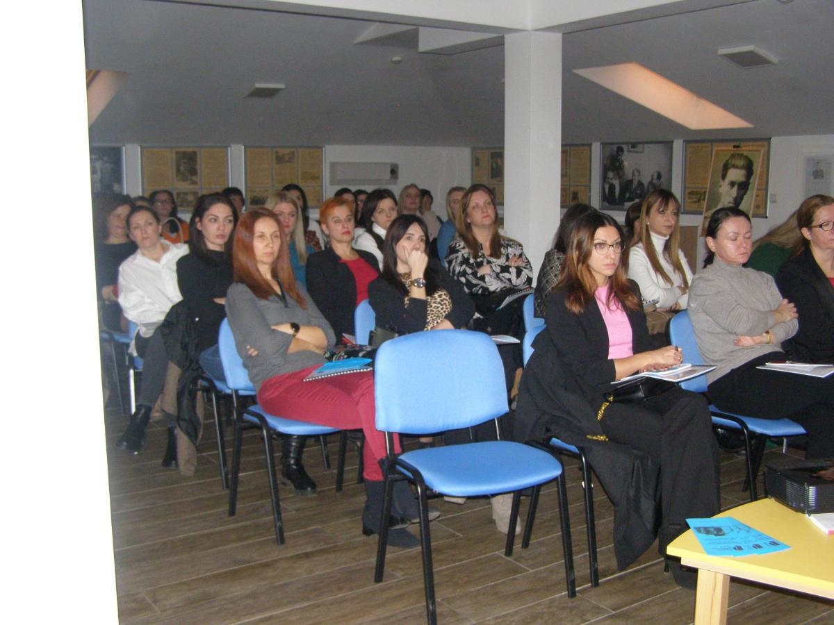 DOBOJ: Seminari o školskim bibliotekama. Most između teorije i prakse.