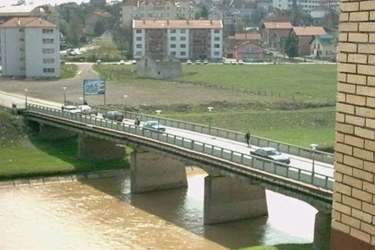 DOBOJ: Policija spriječila ženu da skoči sa mosta u Derventi