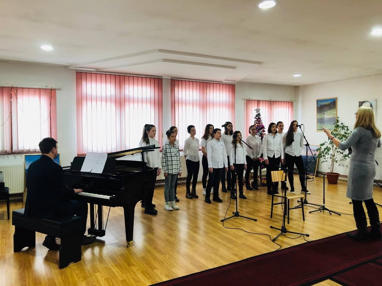 DOBOJ: Slavski koncert Muzičke škole (FOTO)
