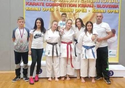 DOBOJ: Tri medalje za karatiste "Vile" u Sloveniji (FOTO)