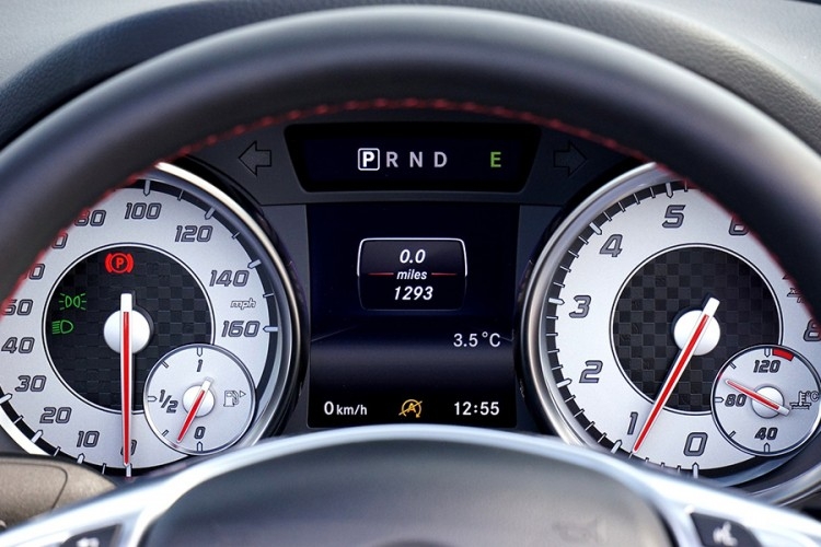 DOBOJ: Audijem švajcarskih registracija jurio 148 km/h u naselju