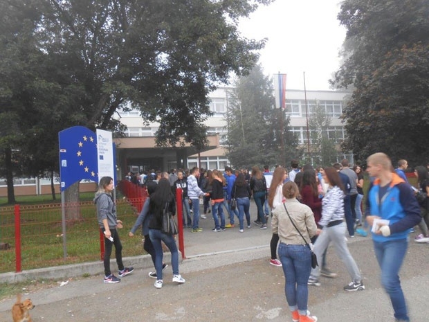 DOBOJ: Kockali se novcem od ucene