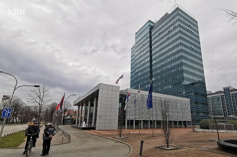 POKUŠALI SAKRITI PODATKE Srpska primorana na novo zaduženje na berzi od 130 miliona KM