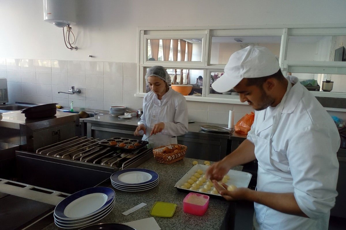 DOBOJ: Kuvari majstorski skuvali završni ispit