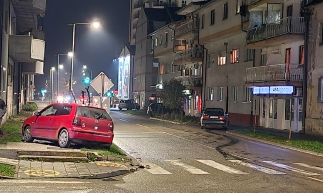 OPET SAOBRAĆAJNA NESREĆA NA "FAMOZNOJ" RASKRSNICI: Ima li kraja nezgodama? (FOTO) (VIDEO)