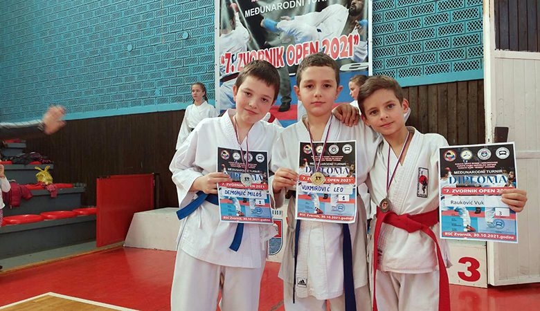 DOBOJ: Karatisti Sloge donijeli sedam medalja sa takmičenja u Zvorniku (FOTO)
