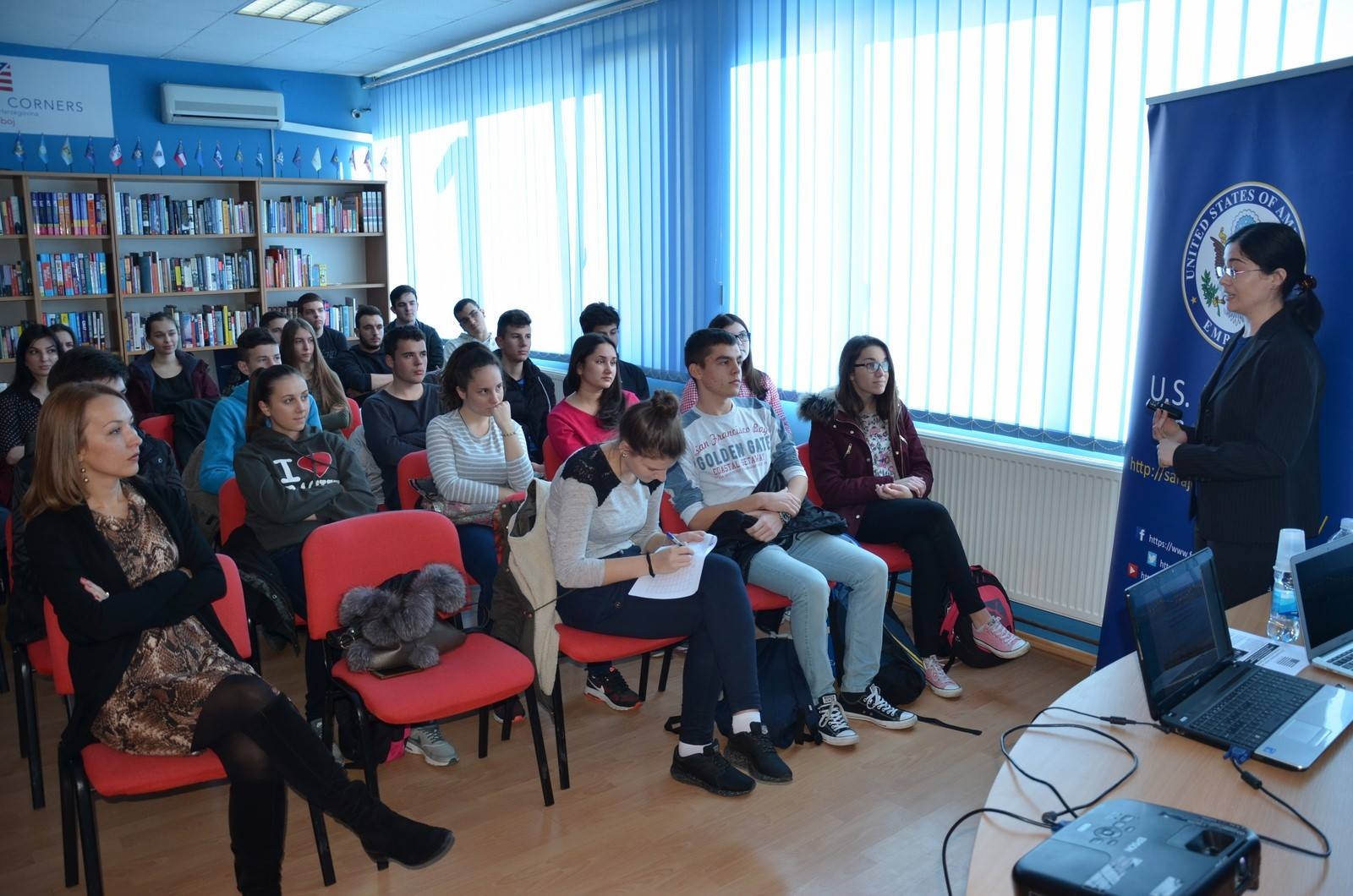 DOBOJ: Prezentacija "Mogućnosti studiranja u SAD"