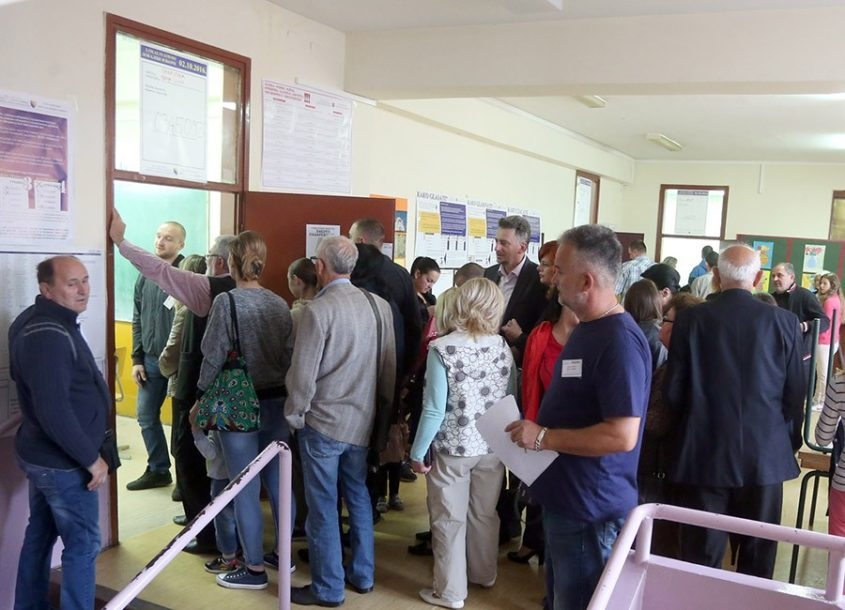 BIRAČKI ODBORI SVE VAŽNIJI FAKTOR Doboj i Bijeljina ništa ne prepuštaju slučaju