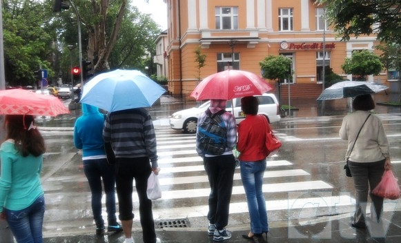 VRIJEME: Promjenljivo sunčano i oblačno, ponegdje sa kišom