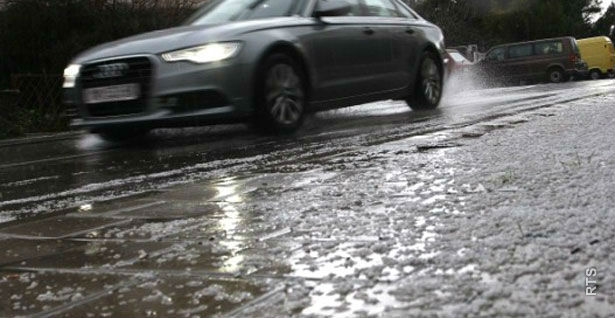 PUTEVI: Oprezno zbog zaleđenih dijelova kolovoza