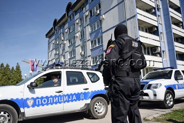 DOBOJ: Policija MUP-a RS sprovodi akciju, pretresi u još tri grada