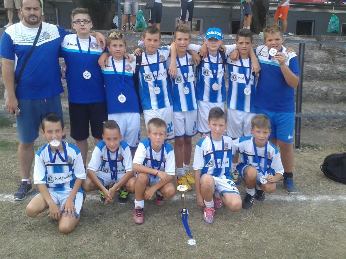 NAKON PRVOG DANA FUDBALSKOG TURNIRA „TROFEJ FAIR PLAY“: Oba pehara u Srebreniku (FOTO)