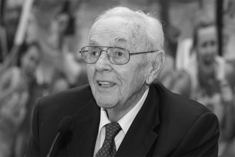 Preminuo legendarni košarkaš i funkcioner Bora Stanković