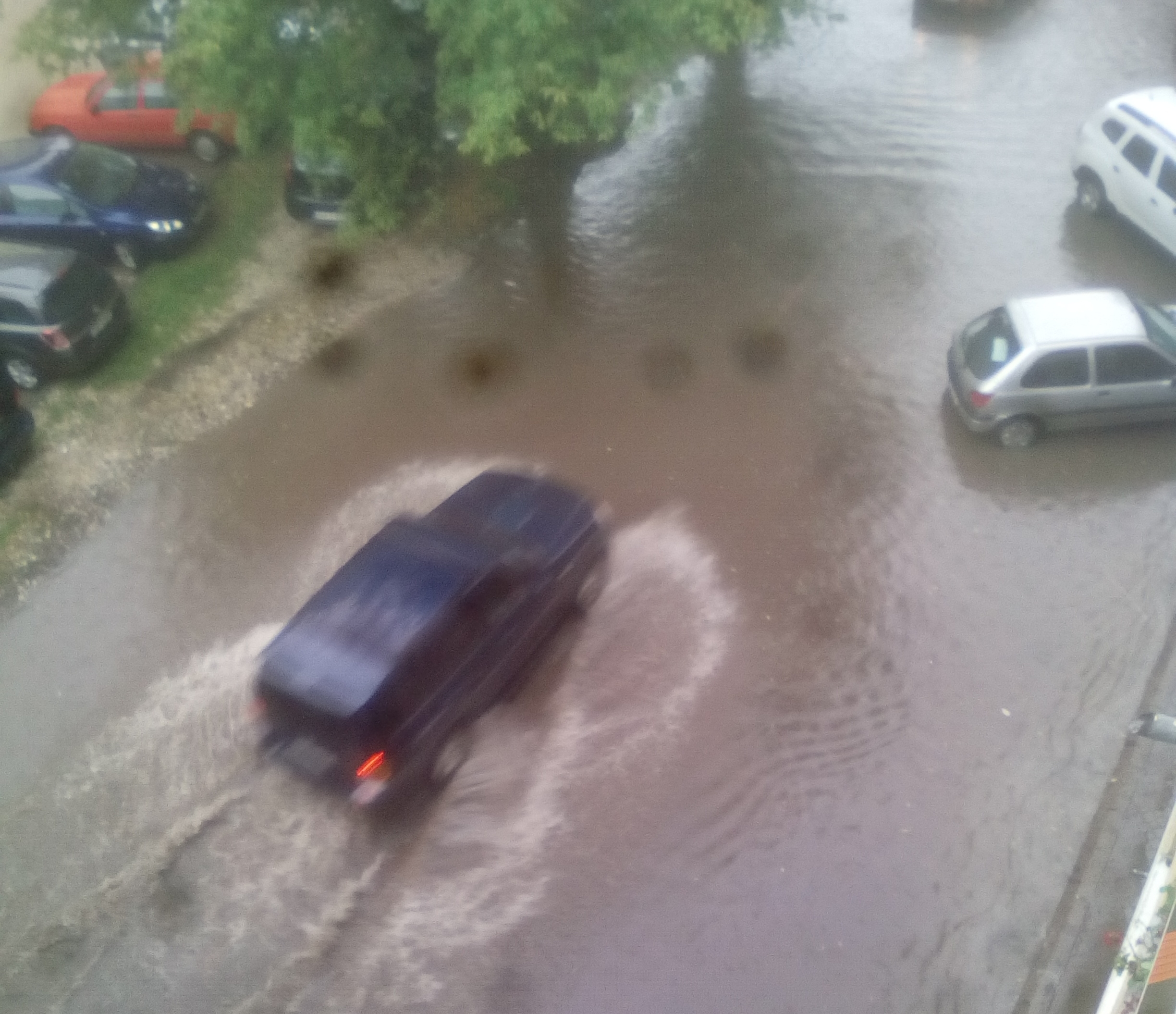 OKOM KAMERE: Poplava u starom gradu (FOTO)