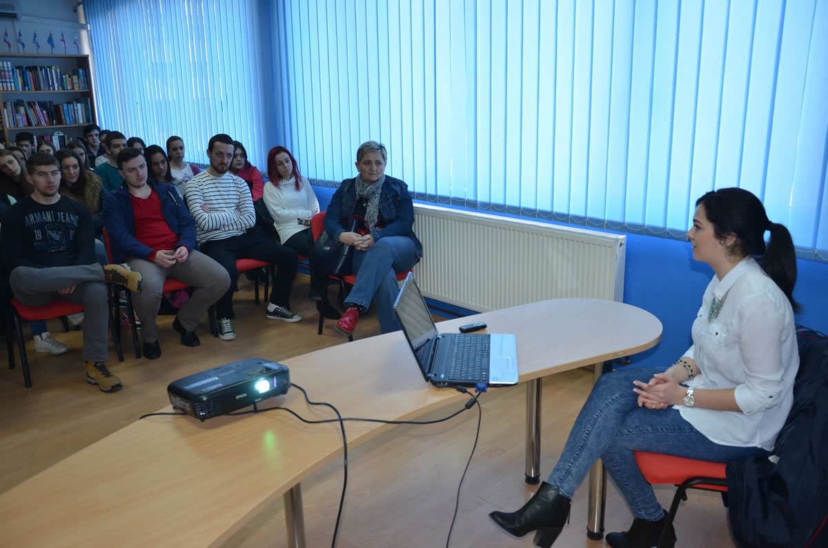 DOBOJ: Prezentacija dobojske gimnazijalke "Education USA" (FOTO)