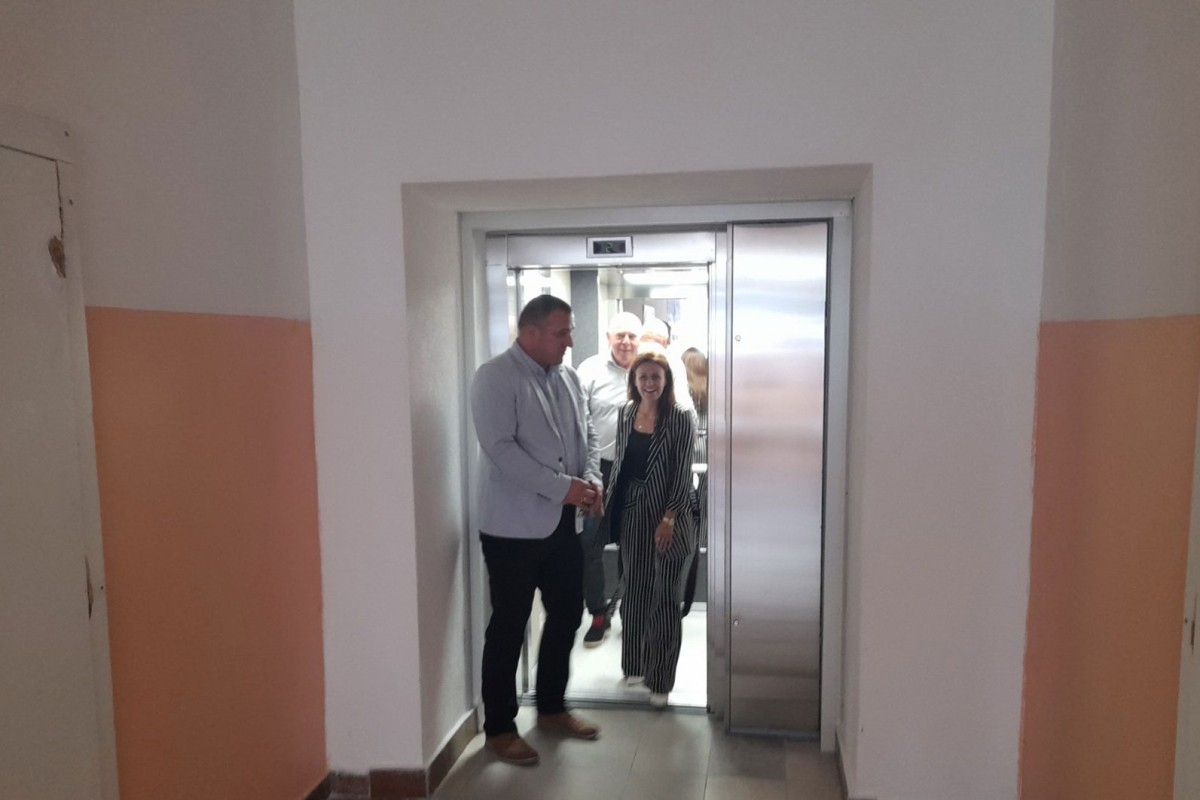 DOBOJ: Srednjoškolski centar dobio lift