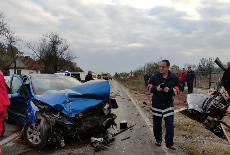 POZNATI DETALJI TEŠKOG UDESA KOD DOBOJA: Vozio auto, a nema položen vozački ispit