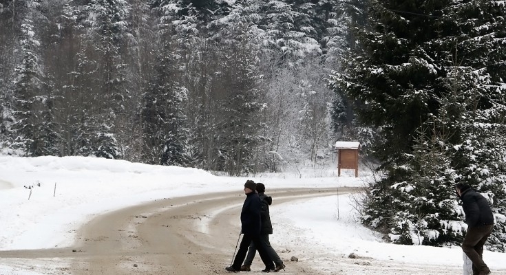 PUTEVI: Snijeg na planinama usporava saobraćaj