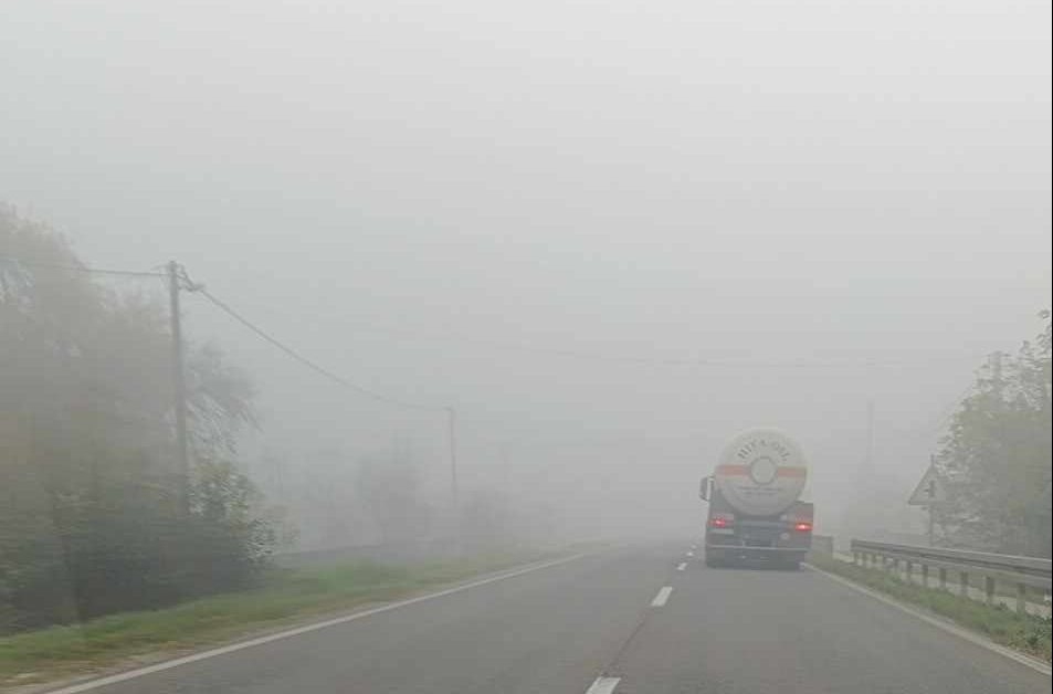 PUTEVI: Smanjena vidljivost zbog magle, lokalno mioguća poledica