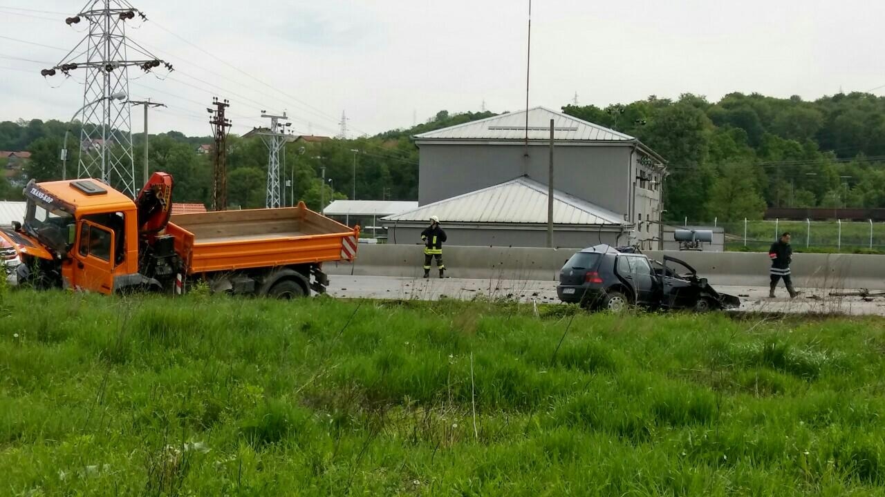 DOBOJ: Jedno lice poginulo u saobraćajnoj nesreći