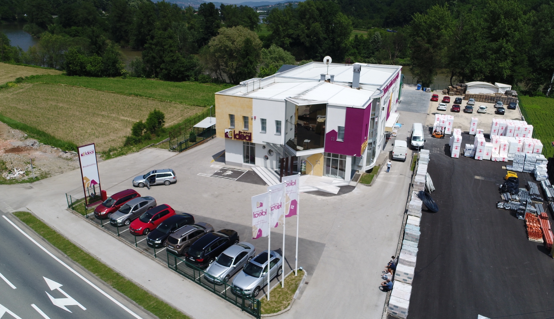 Duga Ideal pripremila Novogodišnje poklone za svoje kupce