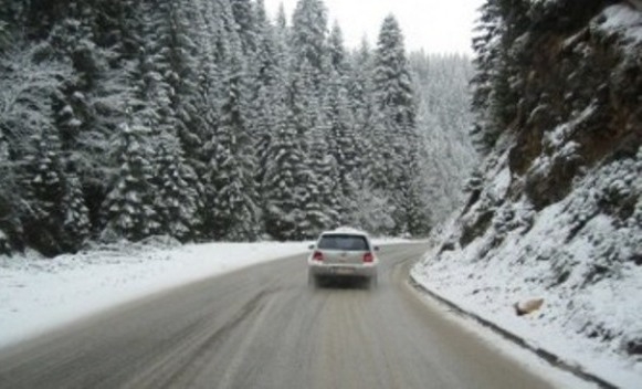 PUTEVI: Dodatno otežan i usporen saobraćaj