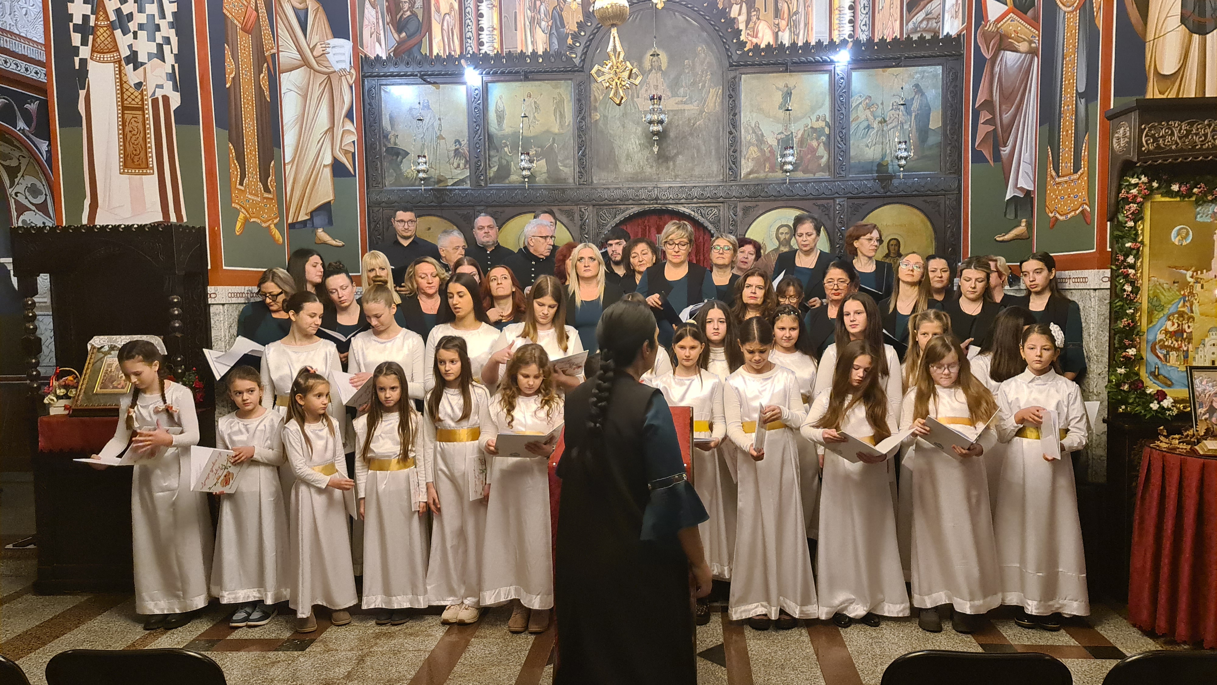 DOBOJ: Horovi "Bogoljublje" i "Javor" održali Božićni koncert