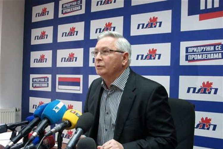 DOBOJ: Sakan da se odrekne dodatnih privilegija