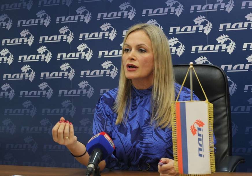 Nedićeva oplela po Vulićevoj: Nestručna osoba koja je svoj mandat dobijala IZBORNOM KRAĐOM