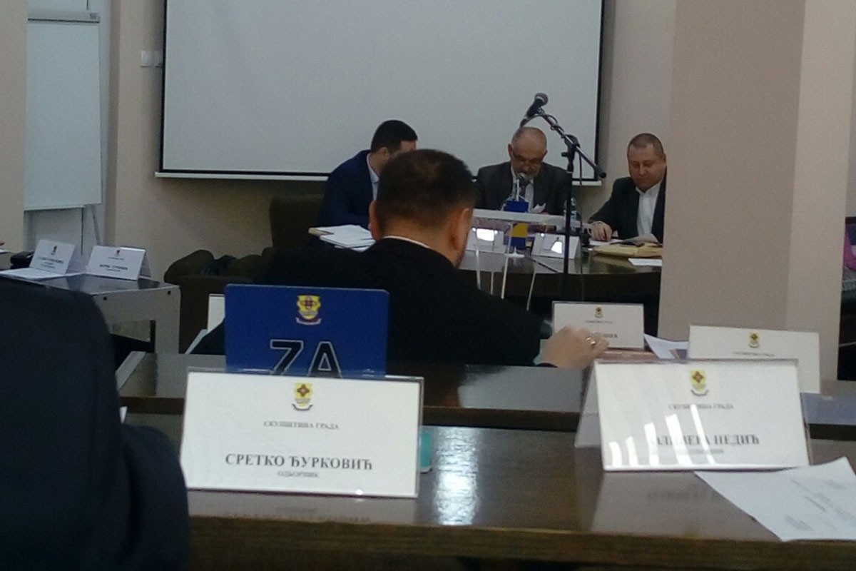 DOBOJ: Skupština grada puna ćutologa