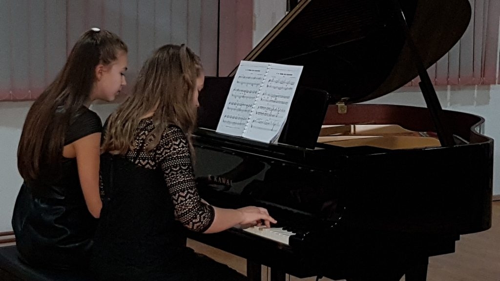 DOBOJ: Na takmičenju muzičkih škola učestvovalo oko 200 učesnika (FOTO)