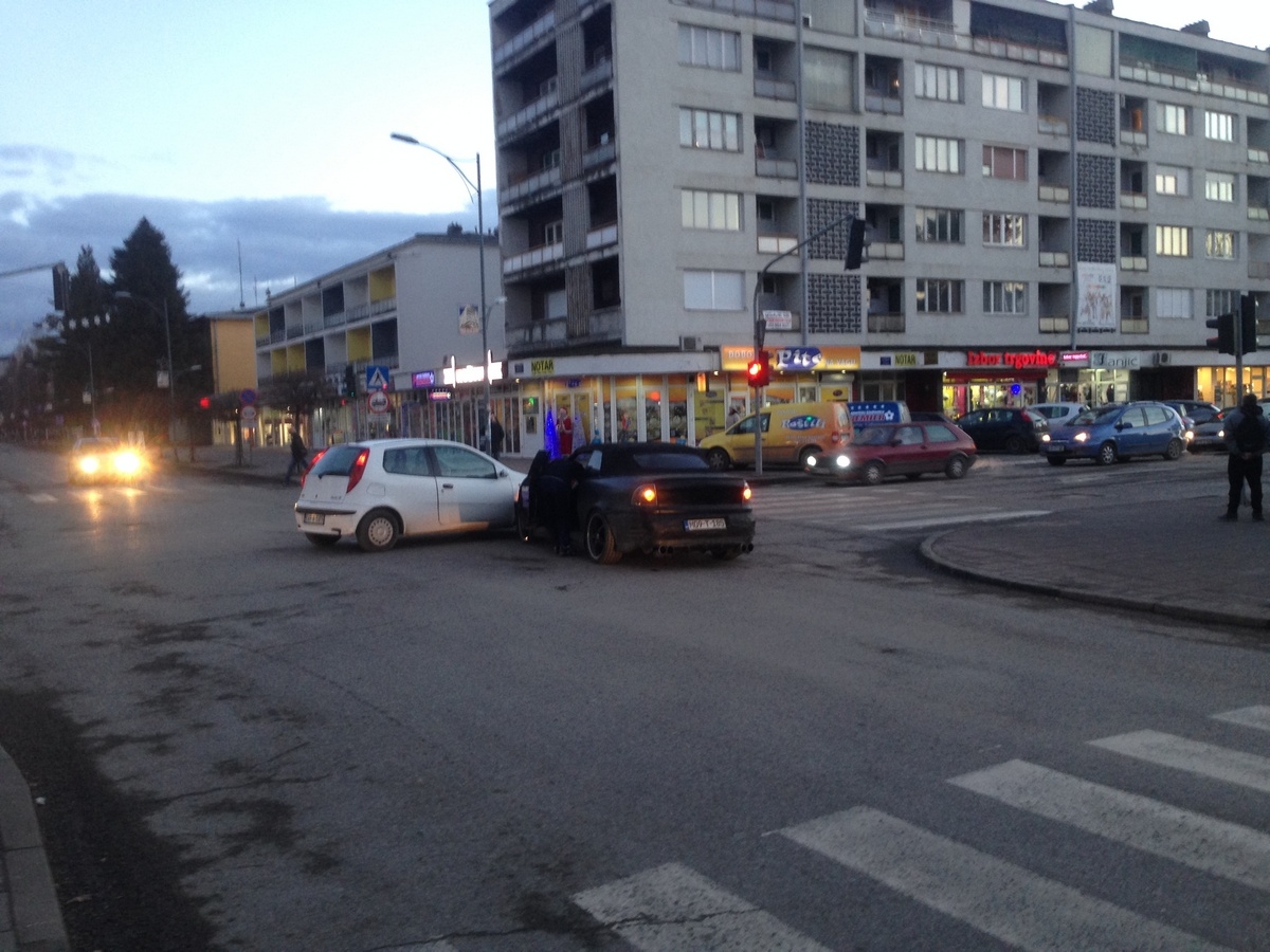 OKOM KAMERE Saobraćajka u centru grada