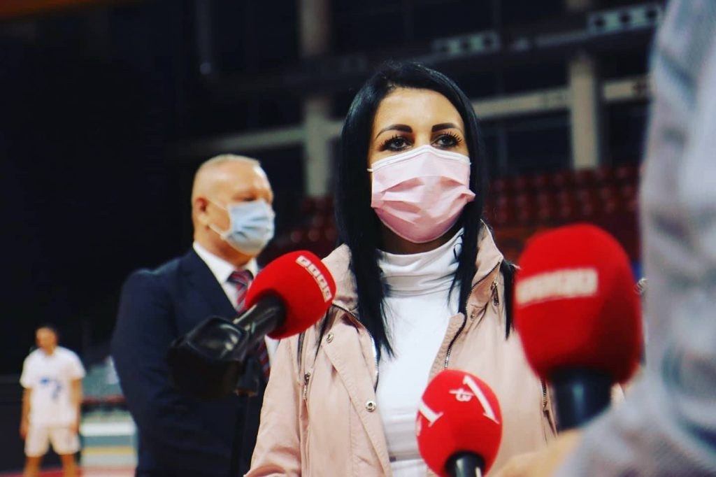 Vlada izigrala porodice, omladinu i sportiste