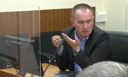 Optuženi pokajnik na METI ODBRANE: Advokat Zeljkovića opomenuta zbog VRIJEĐANJA SVJEDOKA "Goli ste k'o pacov"